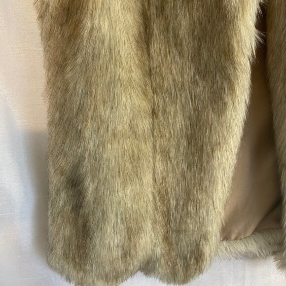 Dynamite Rabbit Faux Fur Vest Ladies XS Beige/Dark Beige - Picture 6 of 12